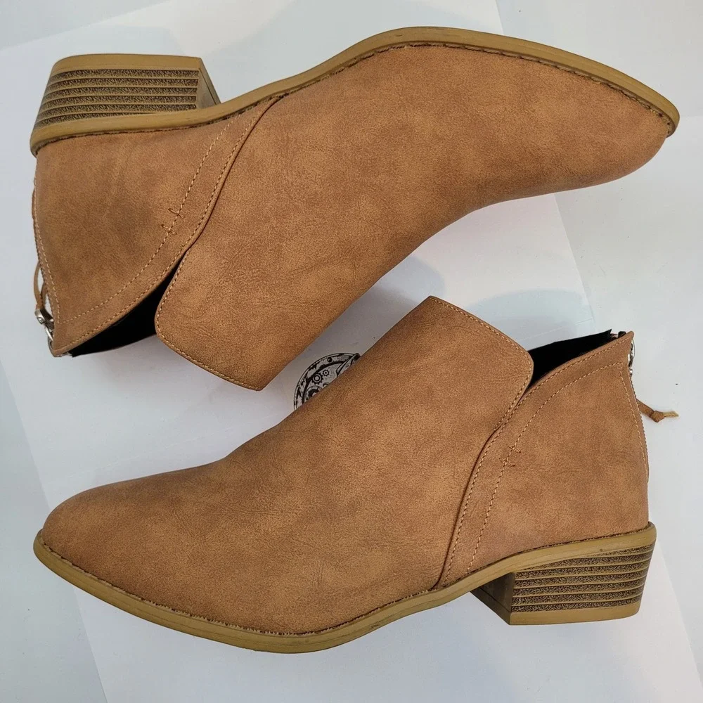 New Ankle Booties Women Size US 10 (41) Tan Faux Suede Pointed Toe Rear Zip
